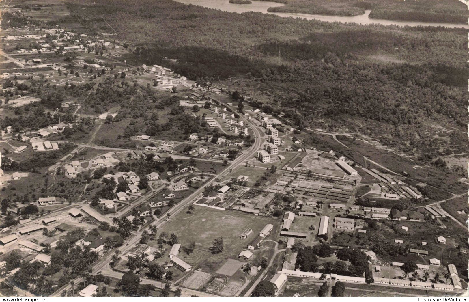 CAMEROUN - Douala - Route De L'Aviation - Avenue De Gaulle - Carte Postale Ancienne - Camerun