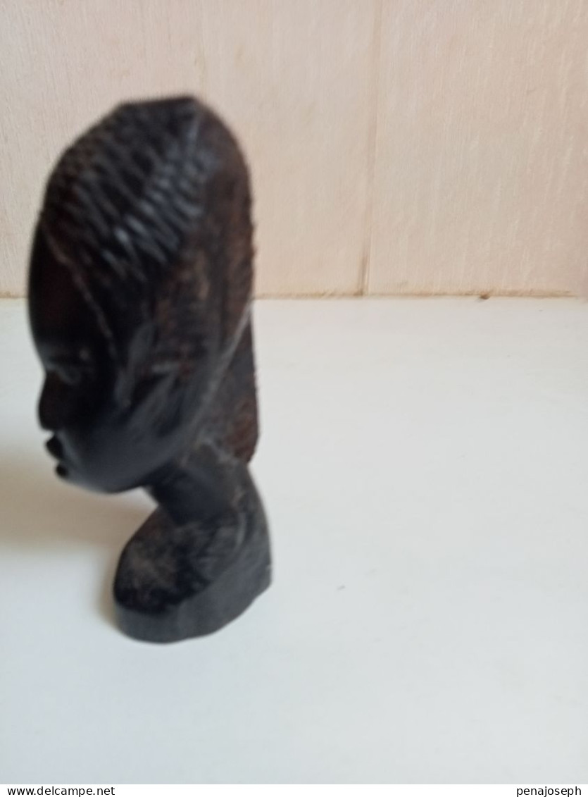 Statuette ancienne africaine en bois hauteur 10,5 cm x 3,5 cm