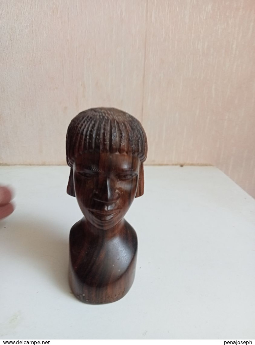 Statuette Ancienne Africaine En Bois Hauteur 12 Cm X 5 Cm, Signé - Afrikanische Kunst