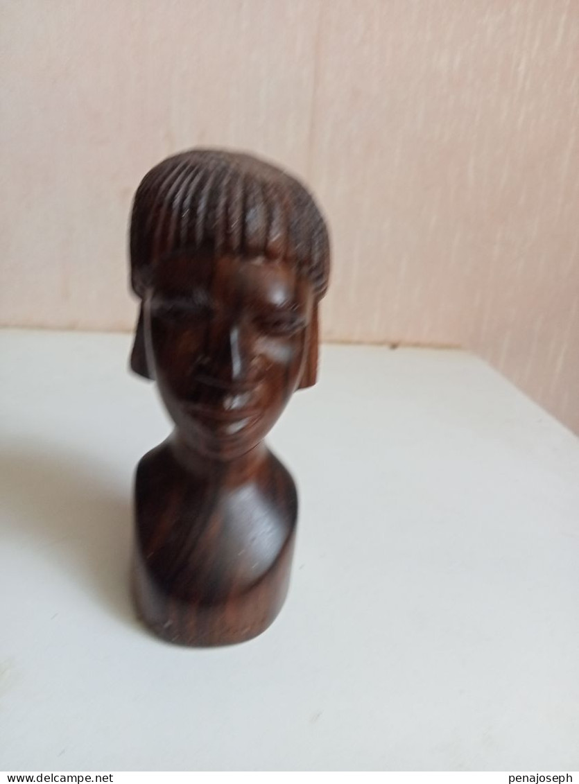 Statuette Ancienne Africaine En Bois Hauteur 12 Cm X 5 Cm, Signé - Afrikanische Kunst