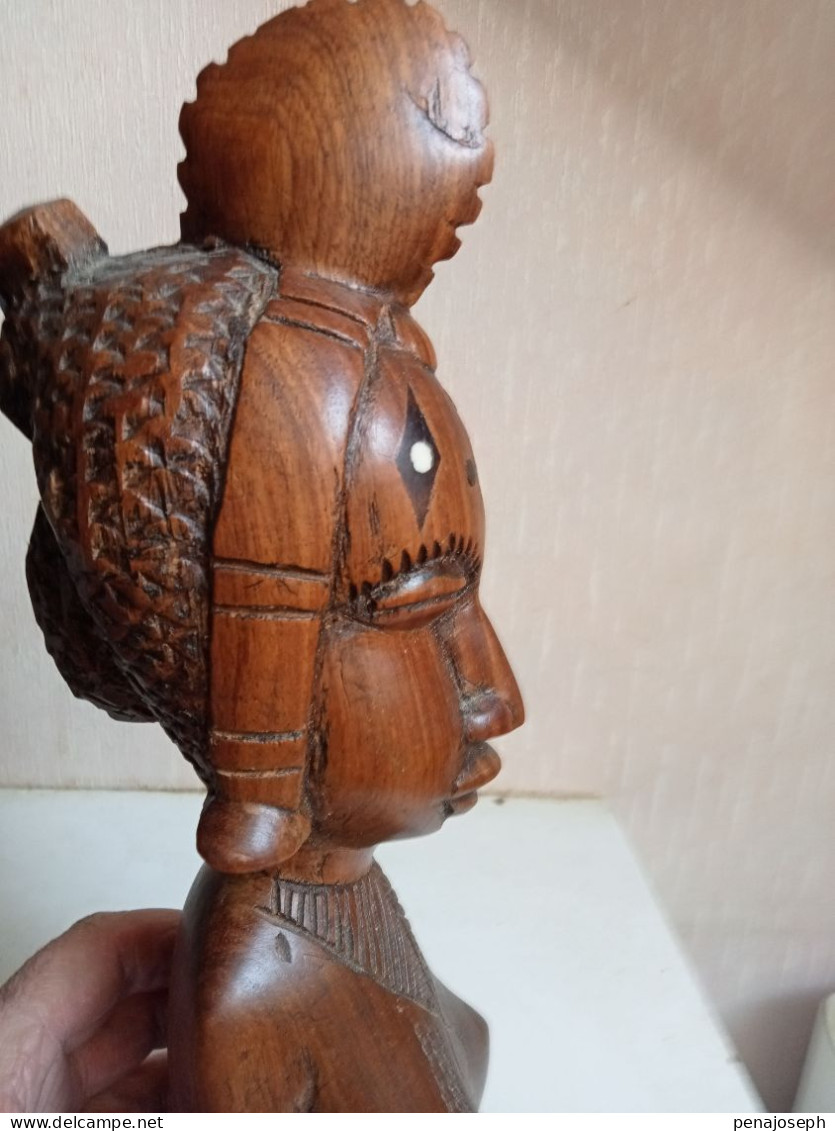 Statuette ancienne africaine en bois hauteur 31 cm x 8 cm