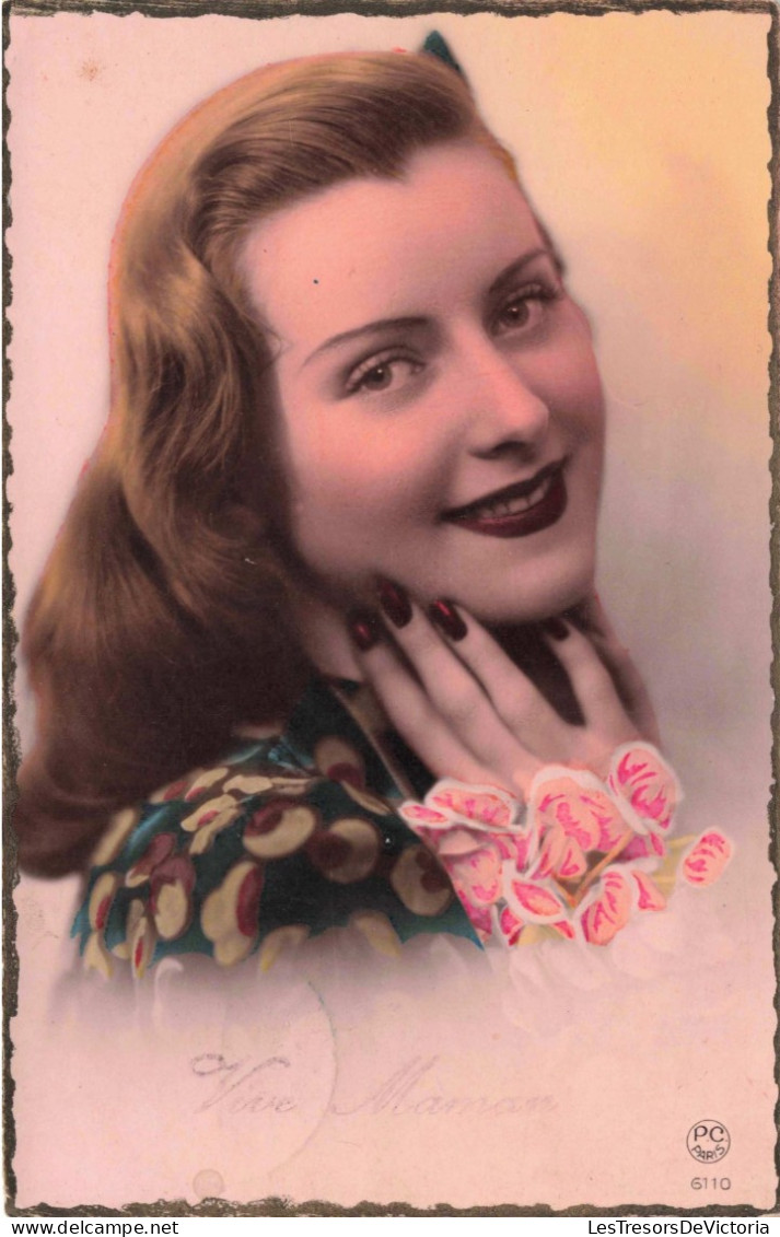 PHOTOGRAPHIE - Une Belle Femme - Colorisé - Carte Postale Ancienne - Photographs