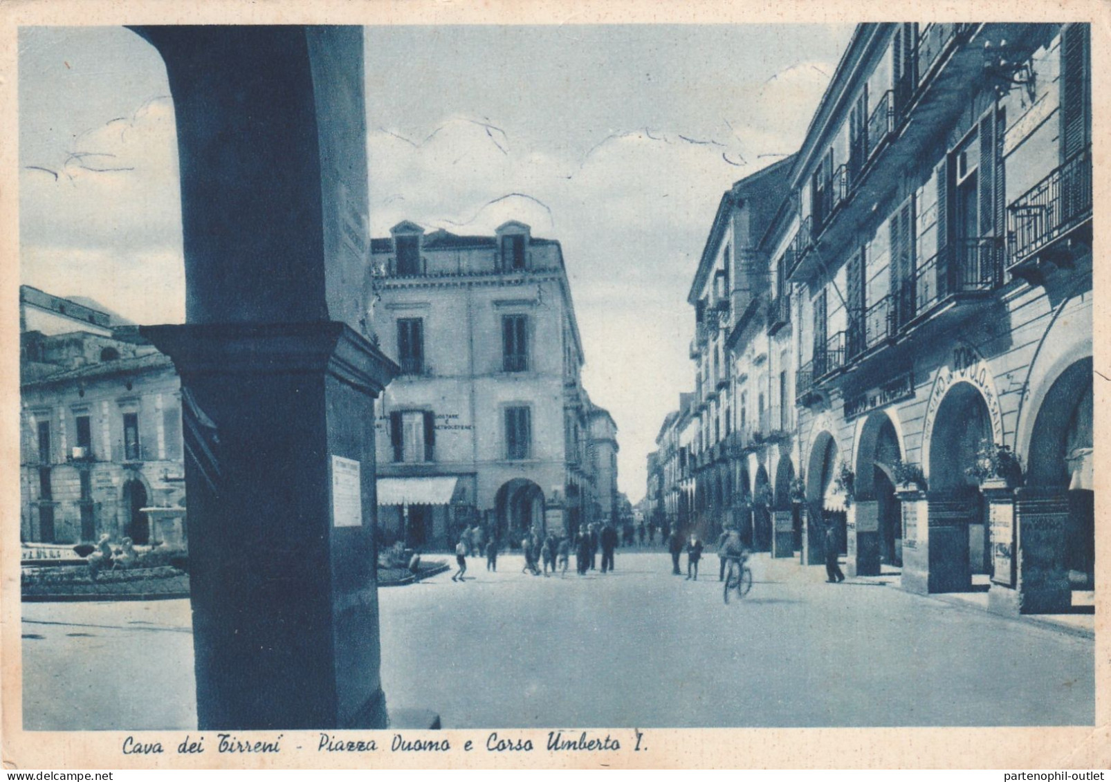 Cartolina - Postcard / Viaggiata - Sent  /  Cava De' Tirreni - Piazza Duomo ( Gran Formato ) - Cava De' Tirreni