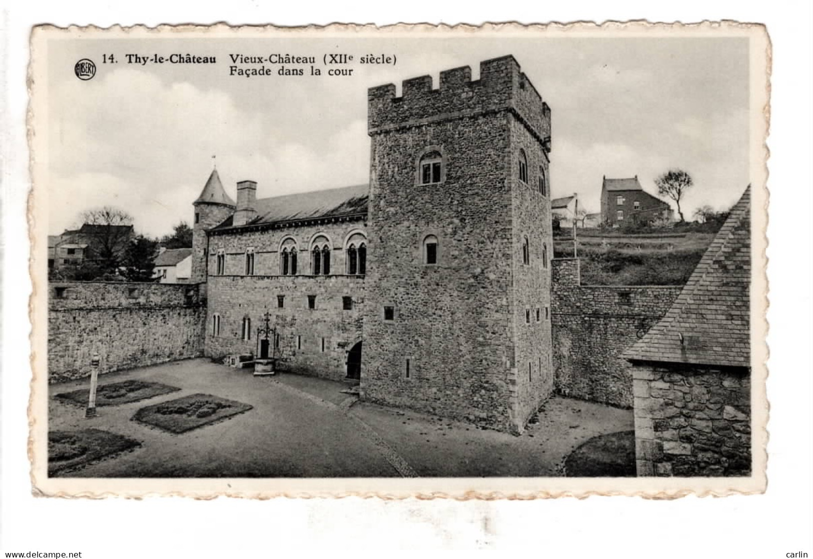 Thy-le-Château Vieux Château Façade Dans La Cour ( Carte Ayant Voyagé ) - Walcourt