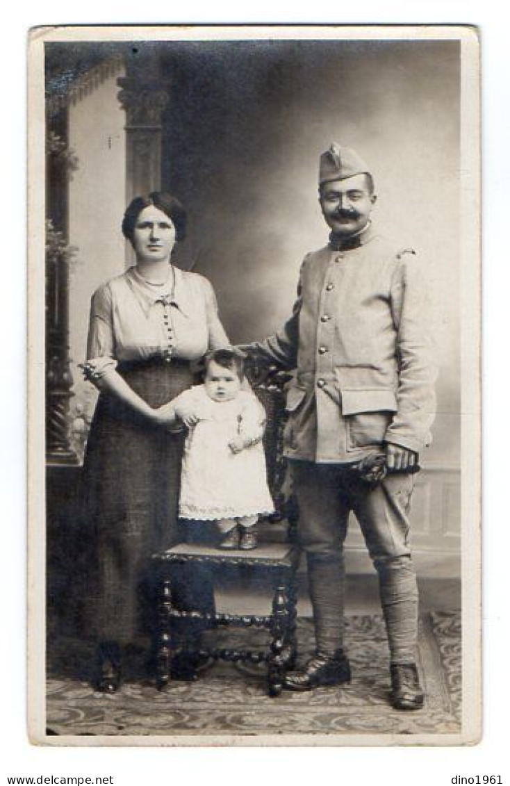 CPA 3462 - MILITARIA - Carte Photo Militaire - Soldat Avec Sa Femme Et Son Enfant - Personen