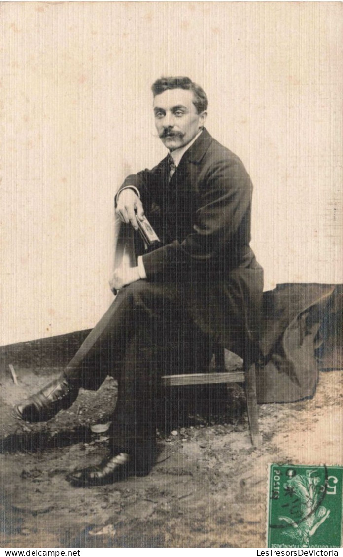 PHOTOGRAPHIE - Portrait D'un Homme - Carte Postale Ancienne - Photographs