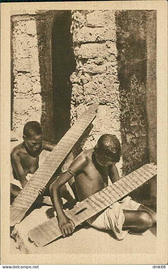 SOMALIA - BOYS READING THE QURAN - 1930s  (12124) - Somalia