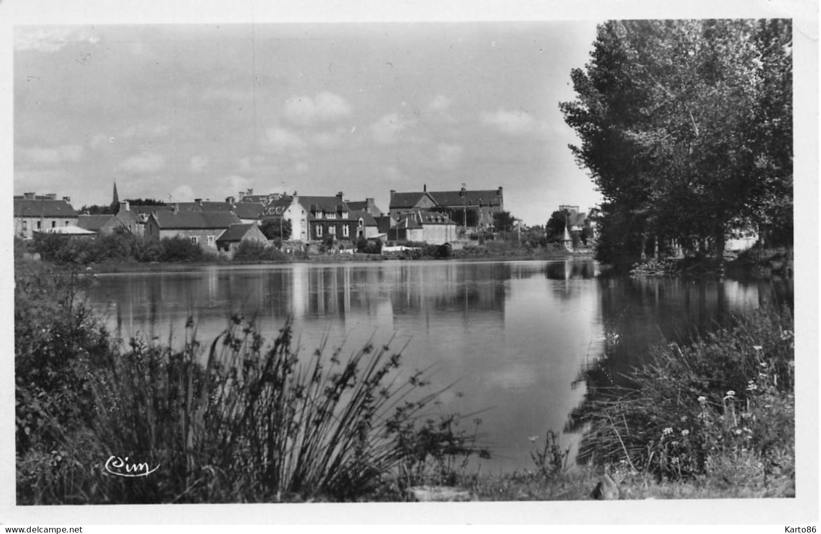 Châtelaudren * Vue Sur Le Village Et étang - Châtelaudren