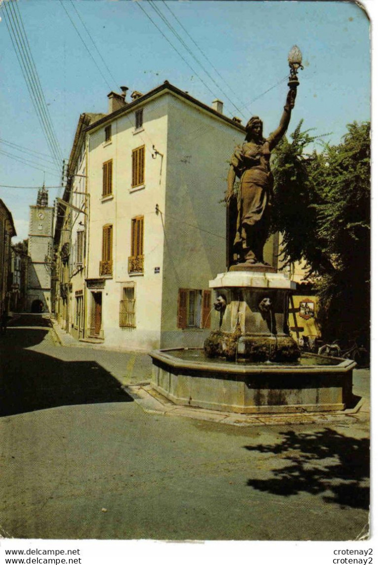 83 BESSE Sur ISSOLE N°1036 La Fontaine De La Liberté Statue En 1972 Vélos - Besse-sur-Issole