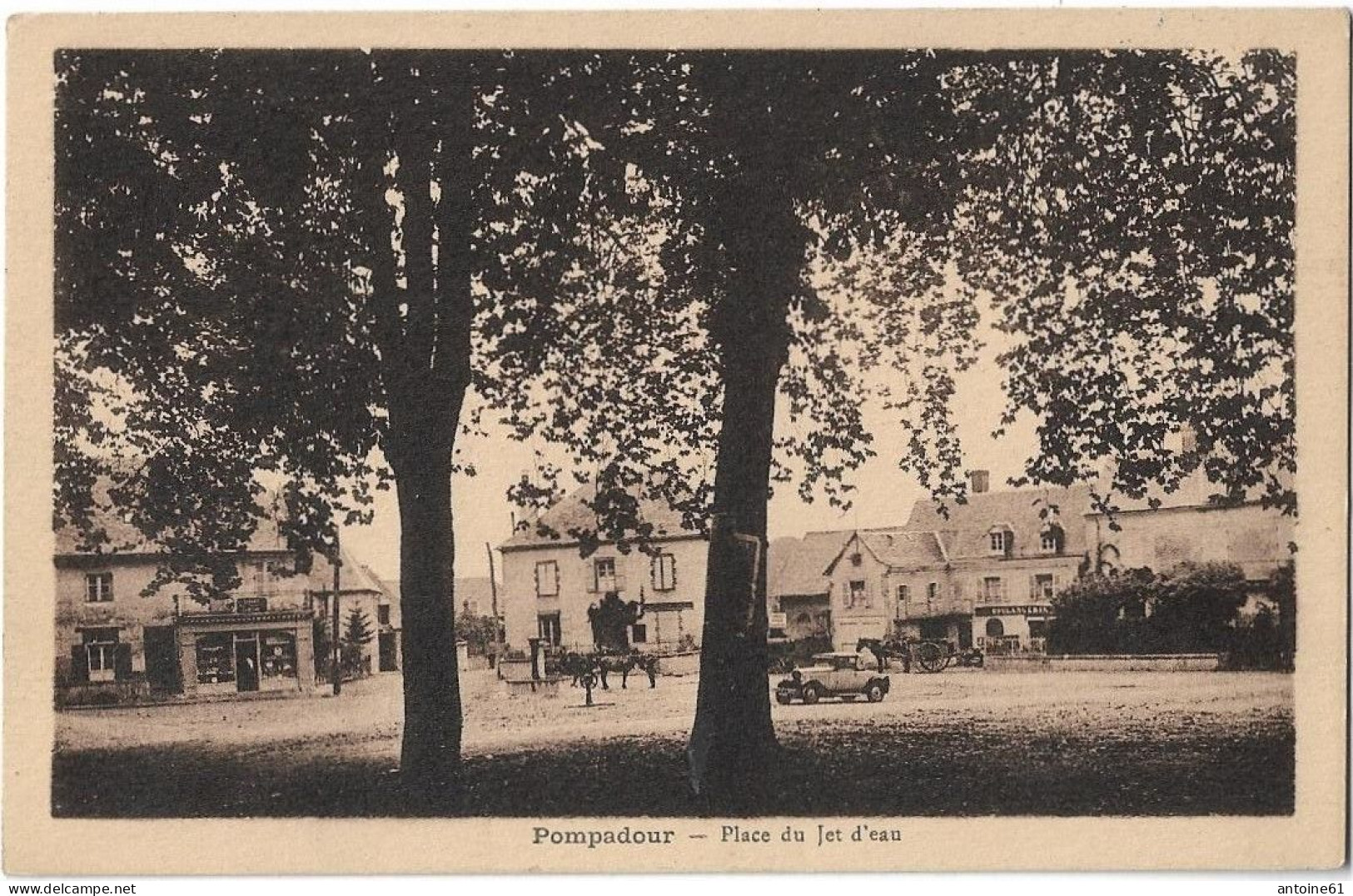 POMPADOUR -- 2 Cpa : Place Du Jet D'eau - Arnac Pompadour