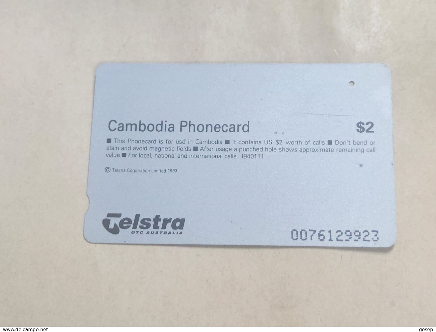 Cambodia-(I940111)-DANCER-(61)-(0076129923)-(tirage-50.000)-($2)-used Card+1card Prepiad - Cambogia