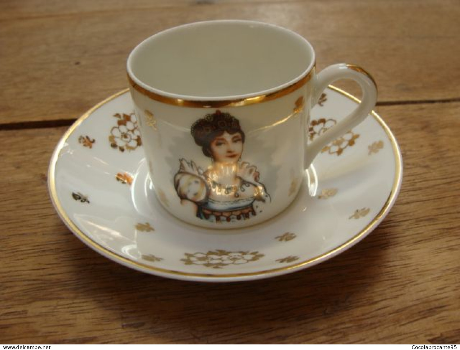 Tasse Et Soucoupe Impératrice Joséphine/Ajaccio, Porcelaine De Limoges - Limoges (FRA)