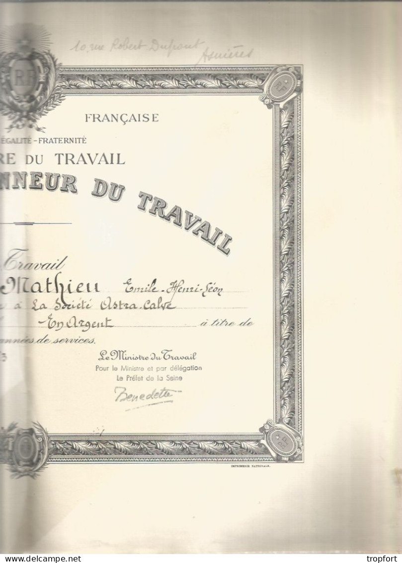 Diplôme Médaille Honneur Travail Agent De Maitrise Société Astra Calve > Mathieu J.  Le 1 Janvier   1963  à Paris - Diplômes & Bulletins Scolaires