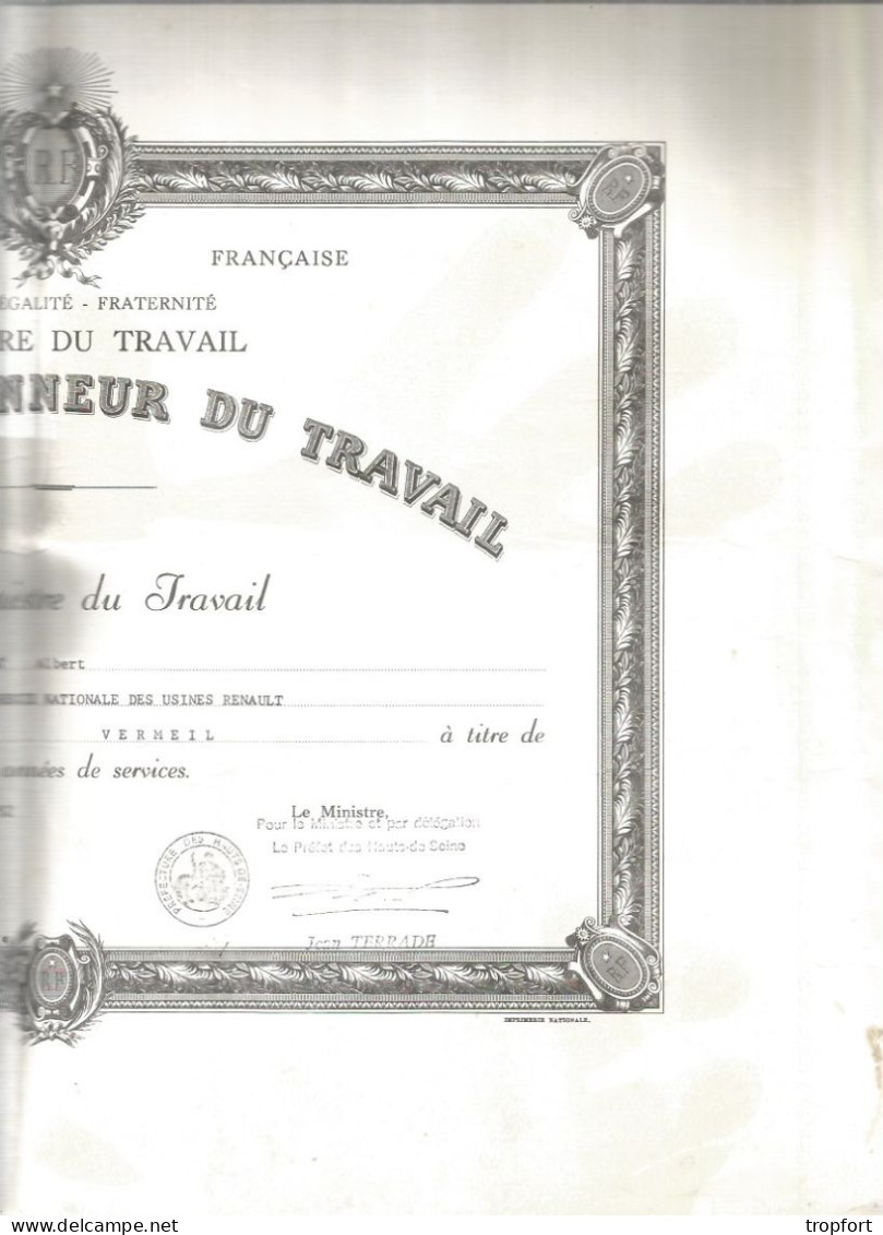 Diplôme Médaille Honneur Travail  VERMEIL Agent Productif Regie RENAULT > IMBAULT .A.  Le 1 Janvier   1982  à NANTERRE - Diplômes & Bulletins Scolaires