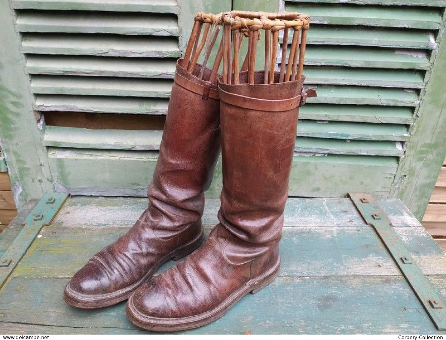 Anciennes Bottes En Cuir Cavalerie Militaire Equitation Cheval (Embauchoirs Osier Non Vendus Avec) - Chaussures