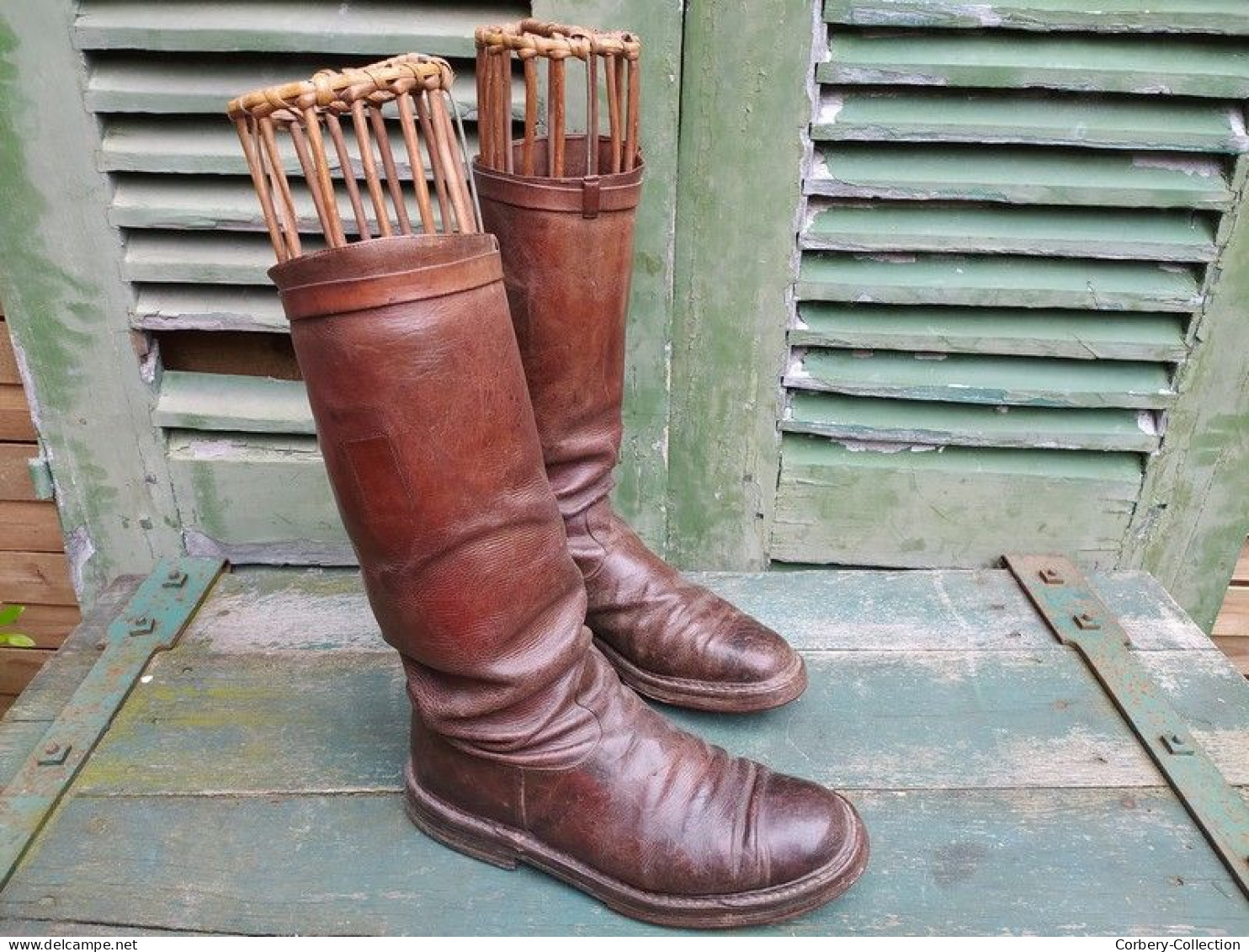 Anciennes Bottes En Cuir Cavalerie Militaire Equitation Cheval (Embauchoirs Osier Non Vendus Avec) - Schoenen