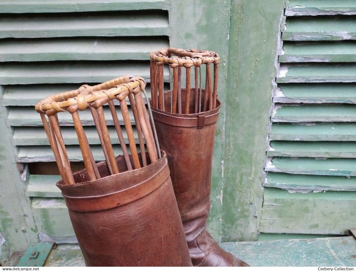 Anciennes Bottes En Cuir Cavalerie Militaire Equitation Cheval (Embauchoirs Osier Non Vendus Avec) - Scarpe