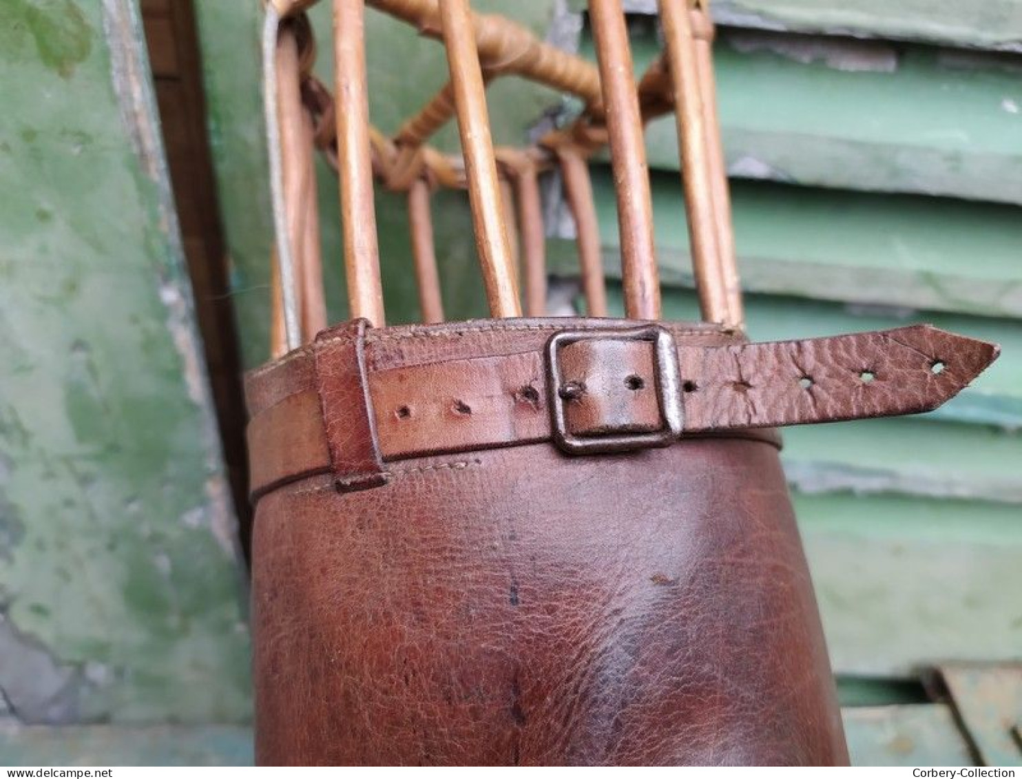 Anciennes Bottes en Cuir Cavalerie Militaire Equitation Cheval (Embauchoirs osier non vendus avec)