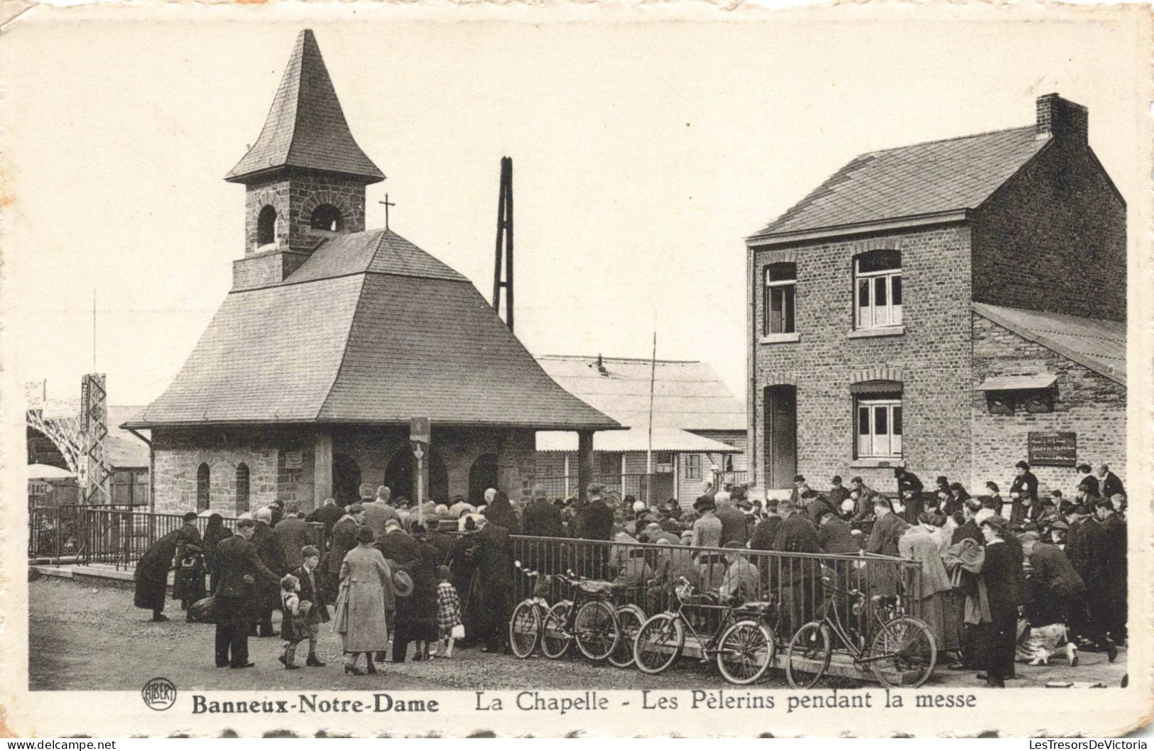 BELGIQUE - Banneux Notre Dame - La Chapelle - Les Pélerins Pendant La Messe - CARTE POSTALE ANCIENNE - Sprimont