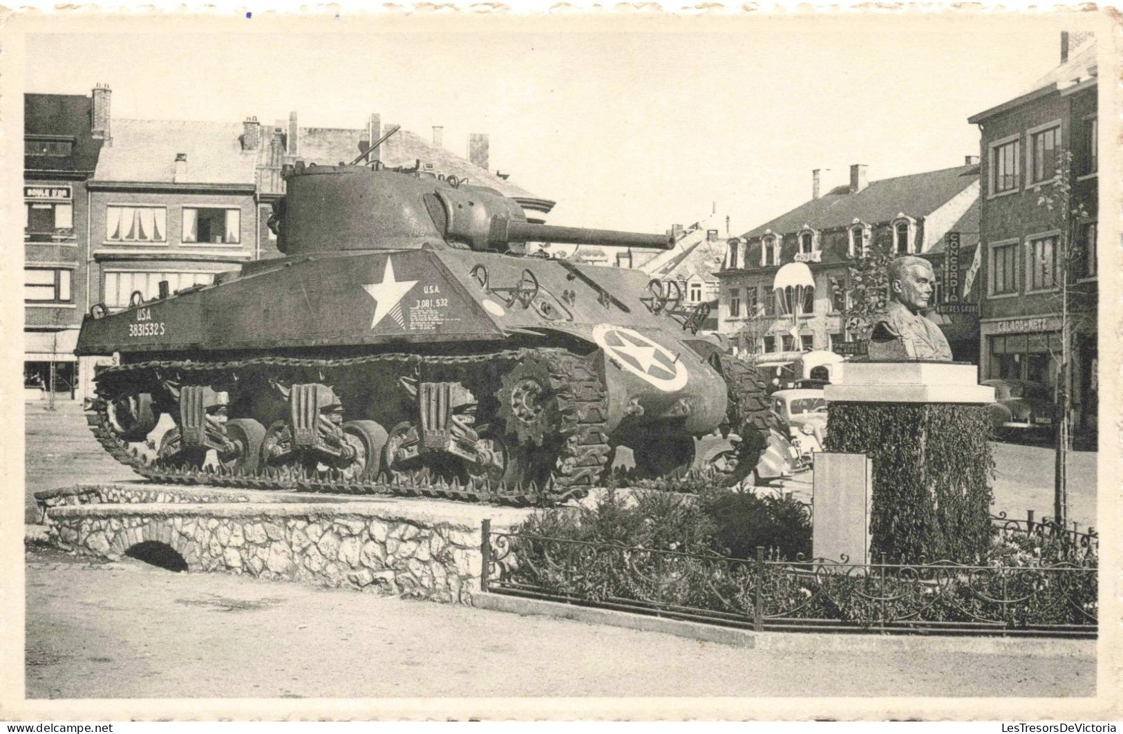 BELGIQUE - Bastogne -Le Tank - Monument - CARTE POSTALE ANCIENNE - Bastenaken