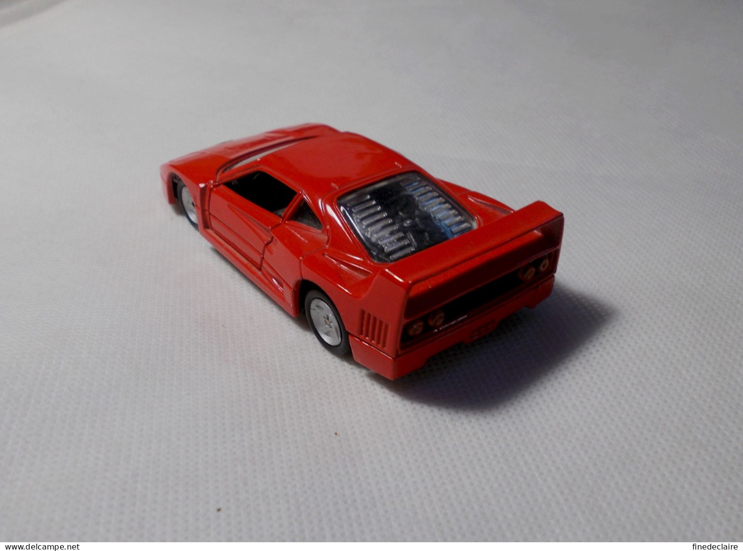 Voiture - Ferrari F40 - Maisto Shell- Rouge - 112 Mm - Ech: 1/39 - Autres & Non Classés