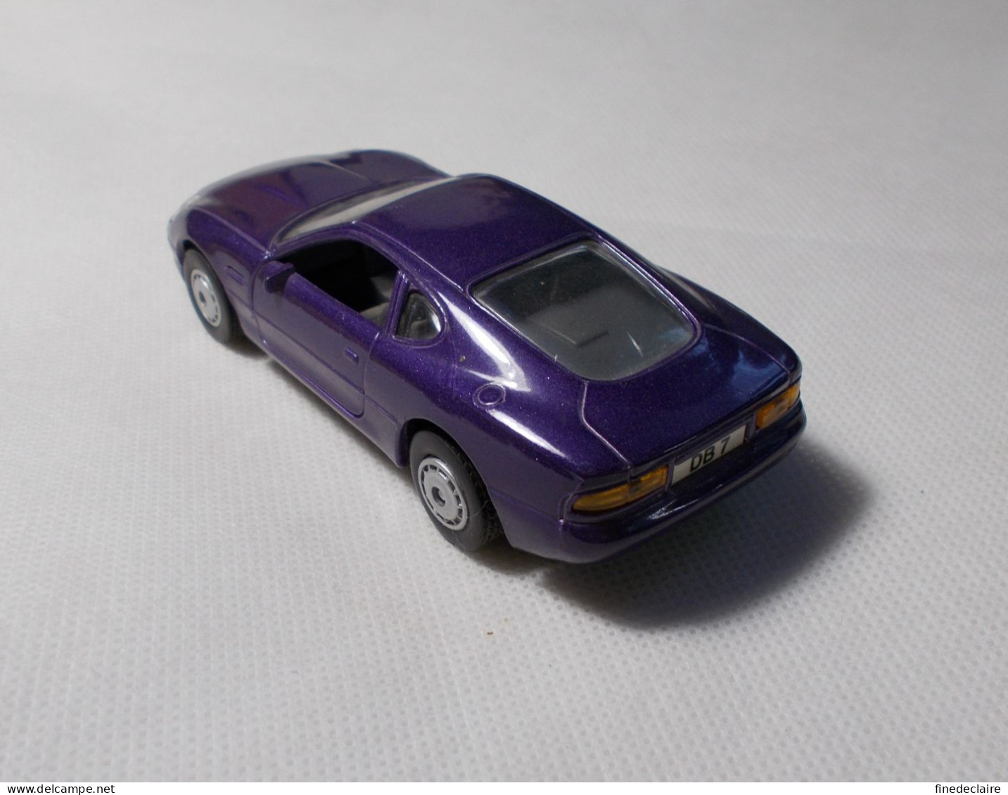 Voiture - Aston Martin DB7 - Maisto Shell- Violette - 116 Mm - Ech: 1/40 - Other & Unclassified