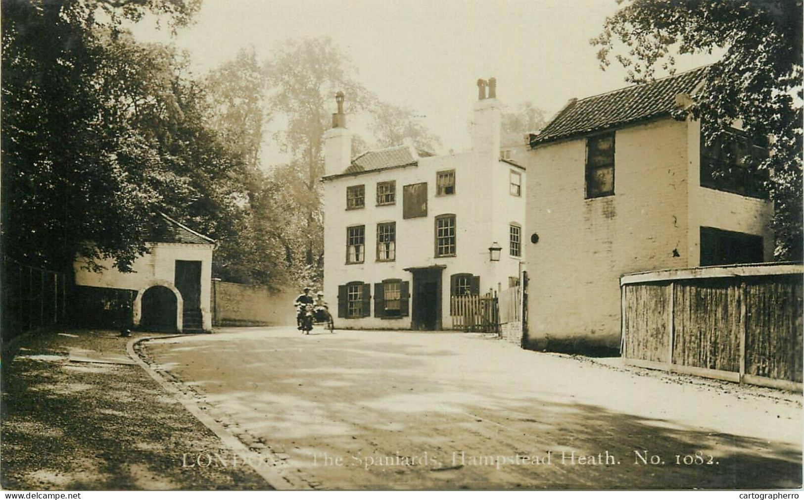 London Hampstead Heath The Spaniards Inn Buddy-seat Motorcycle Rppc - London Suburbs