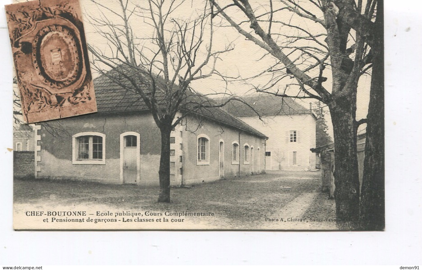 CPA - CHEF-BOUTONNE - Ecole Publique Cours Complémentaire Et Pensionnat Des Garçons - Les Classes Et La Cour - TBE - - Chef Boutonne