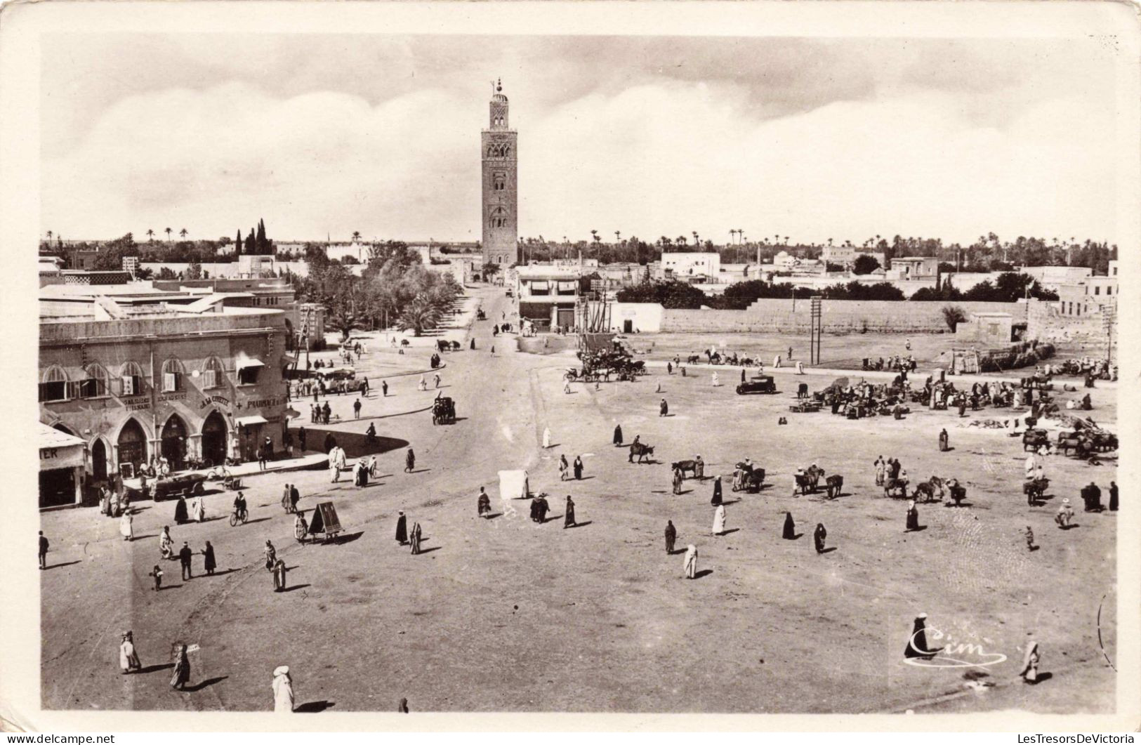 MAROC - Marrakech - Place Djéma El'fna Et La Koutoubia - Carte Postale Ancienne - Marrakech