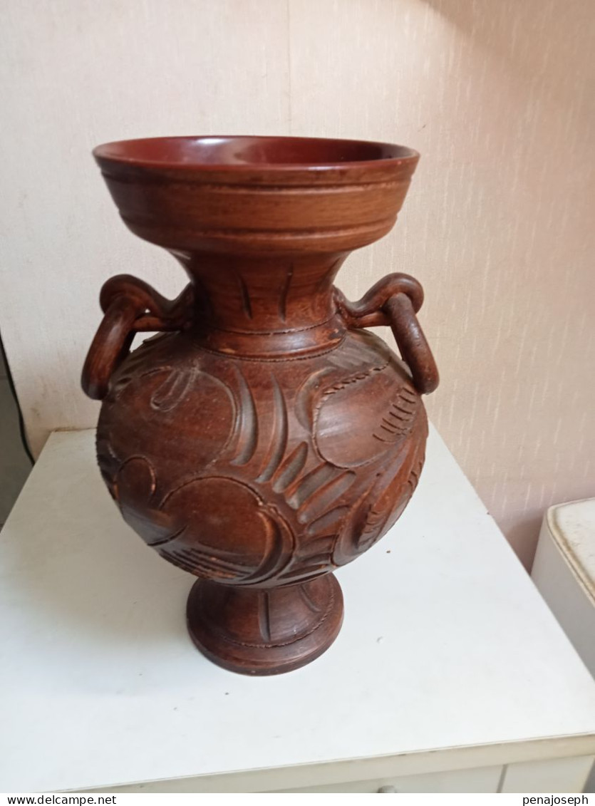 Vase Ancien En Terre Cuite Hauteur 26 Cm Diamètre 15 Cm - Vasen