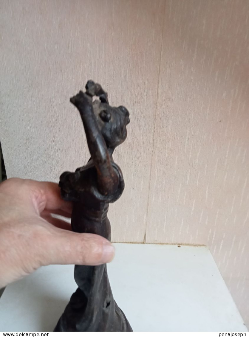 Statuette ancienne en régule hauteur 32 cm