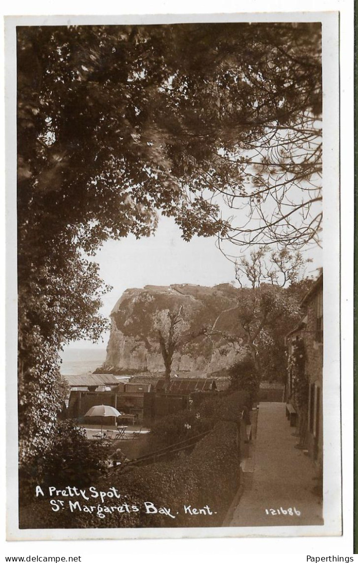 Real Photo Postcard, Kent, Dover, Saint Margarets Bay, Cliffs, Footpath, A Pretty Spot. - Dover