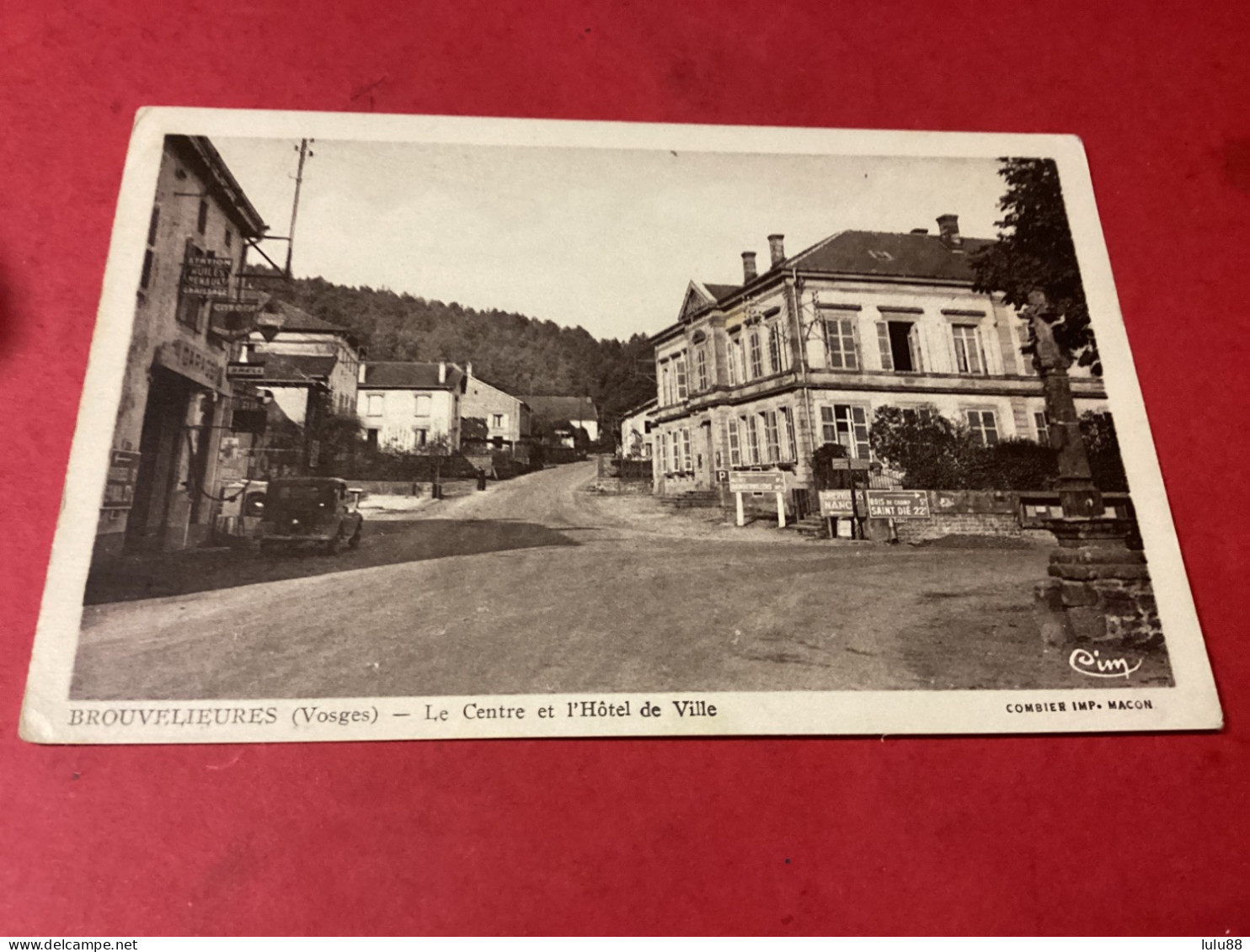 BROUVELIEURES   Le Centre Et L’hôtel De Ville - Brouvelieures