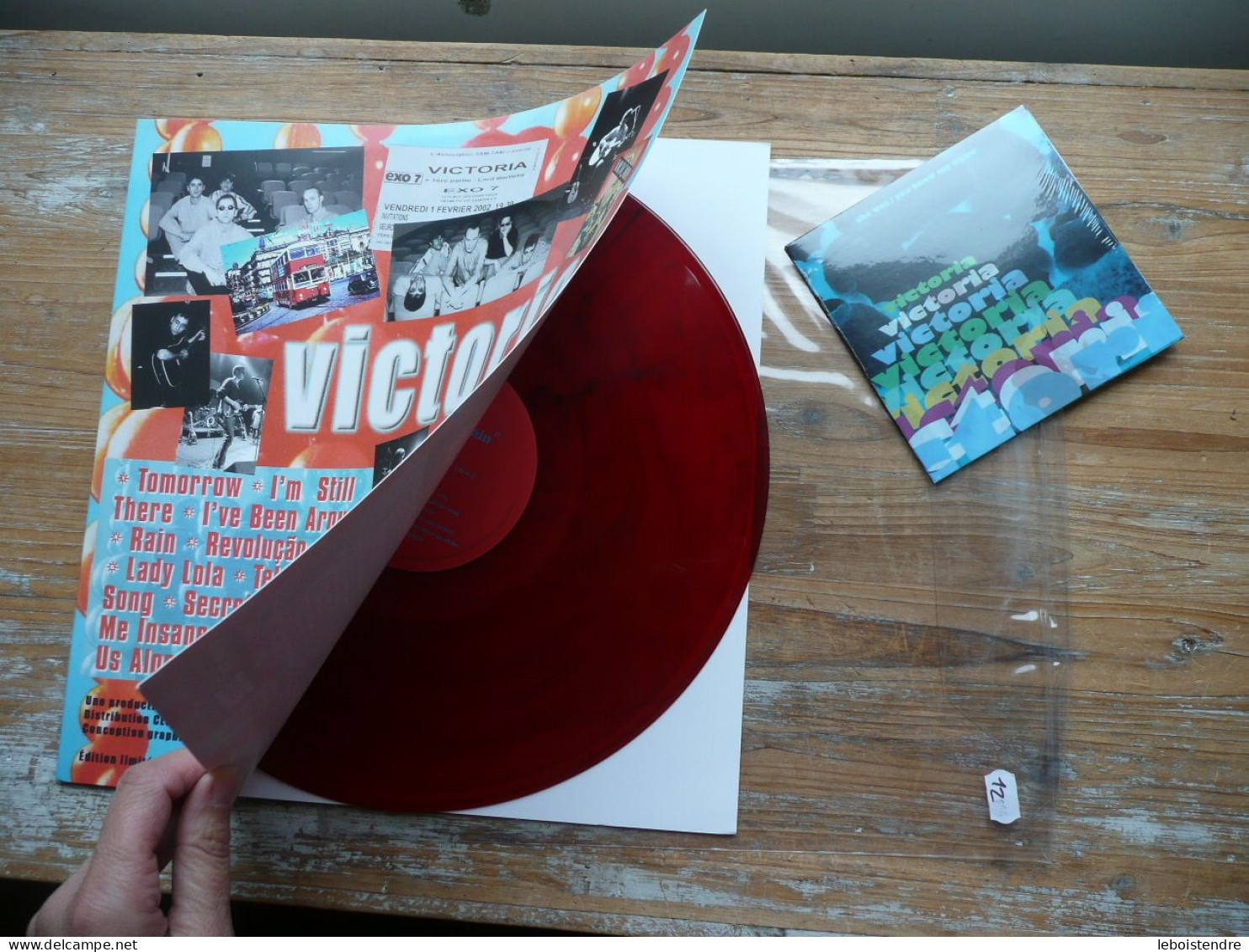 RARE 33 T LP VINYLE ROUGE RED + CD DANS POCHETTE VICTORIA RAIN EXEMPLAIRE NUMEROTE LA MACHINE A SOURDS NO PAYPAL !!!