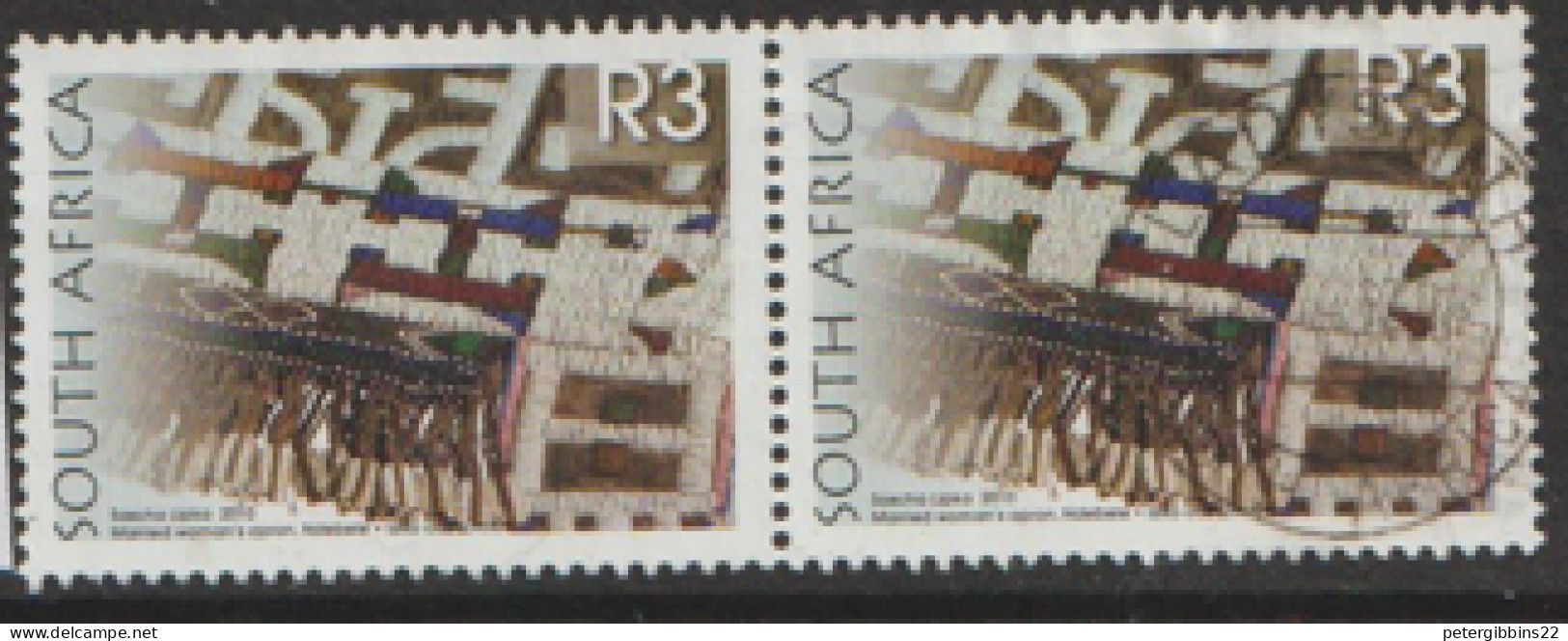 South Africa  2010  SG  1846  Apron    Fine Used Pair - Gebruikt