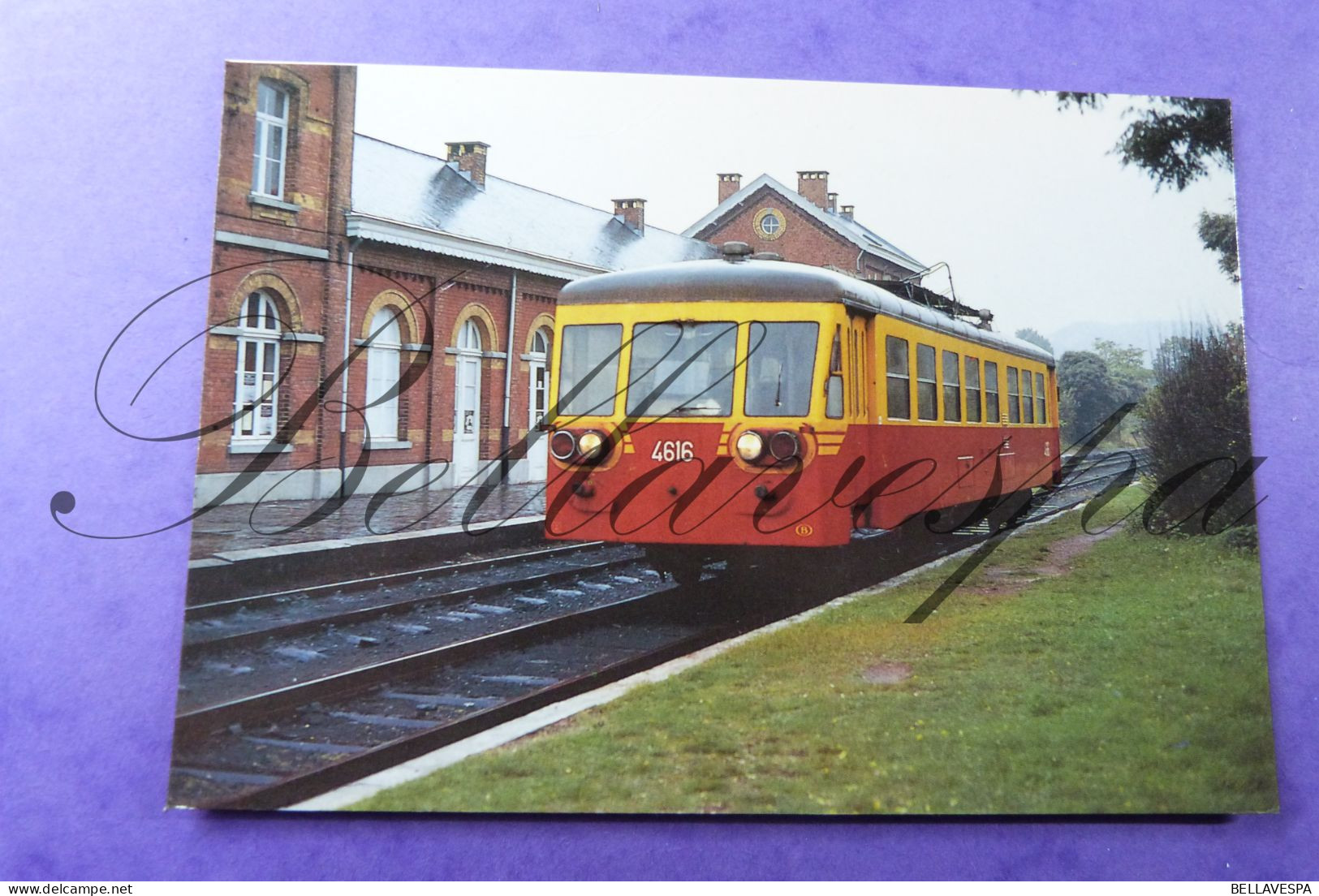 Ligne Mariembourg-Treignies   Autorail 4616 TRagheno Mechelen 1952 Ex SNCB  Ex 554-16 à Treignies - Treni