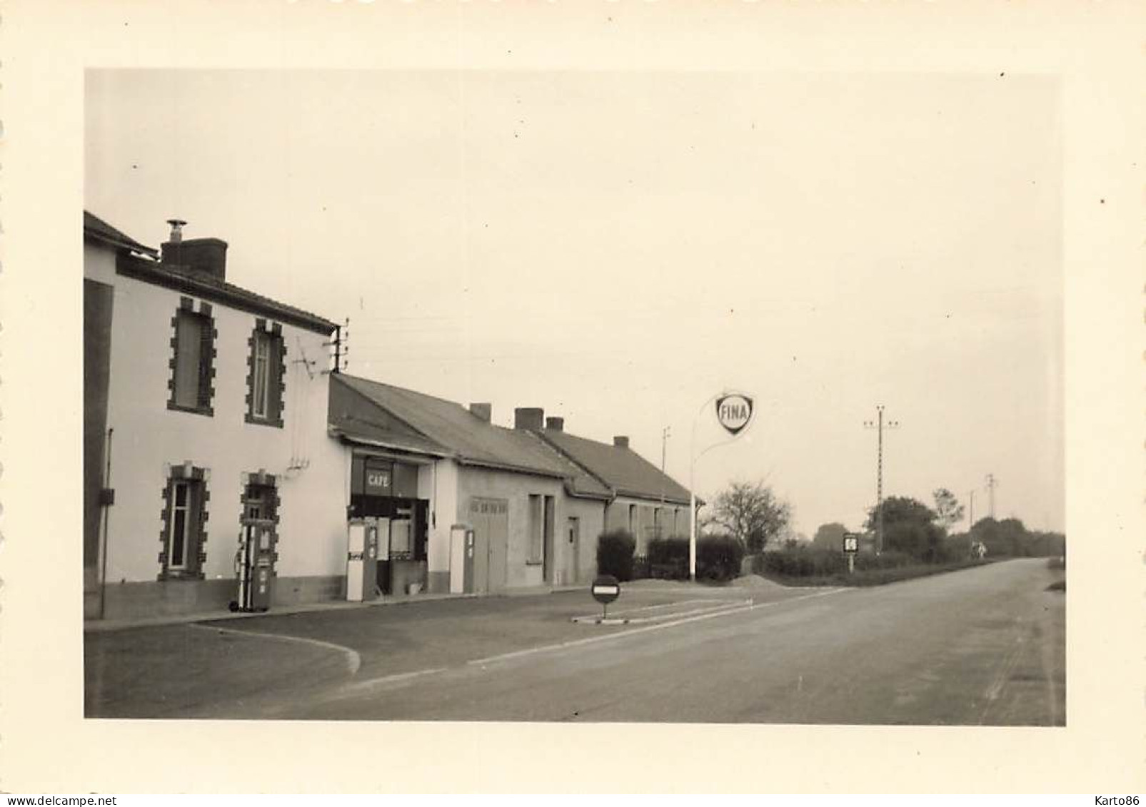 La Montagne * La Belle Etoile , Station Service FINA Café RENAUD BROUNAIS ( Car Autocar ) * Photo Ancienne 9.5x7cm - La Montagne