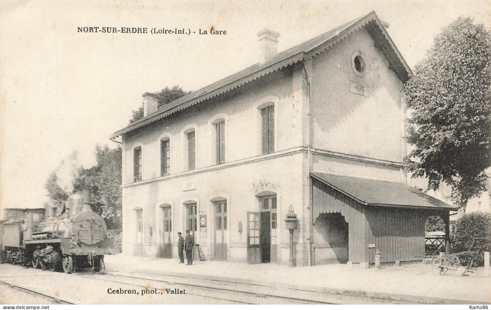 Nort Sur Erdre * La Gare * Arrivée Train Locomotive Machine * Ligne Chemin De Fer Loire Inférieure - Nort Sur Erdre