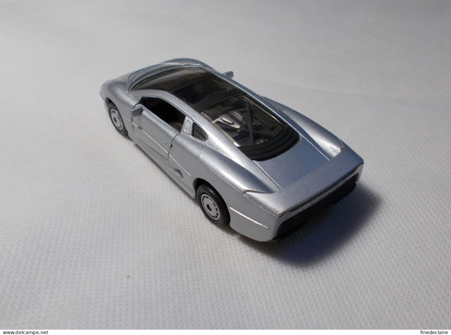 Voiture - Jaguar XJ220 - Maisto Shell- Gris Métallisée - 124 Mm - Ech: 1/40 - Other & Unclassified