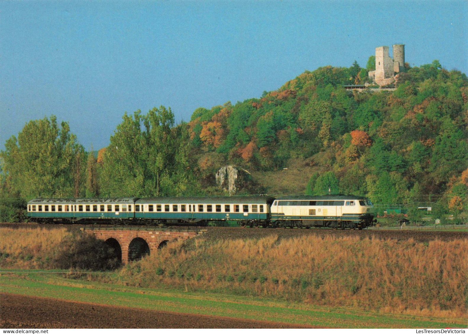 TRANSPORT - Volkmarsen Mit Ruine Kugelsburg - Colorisé - Carte Postale - Eisenbahnen