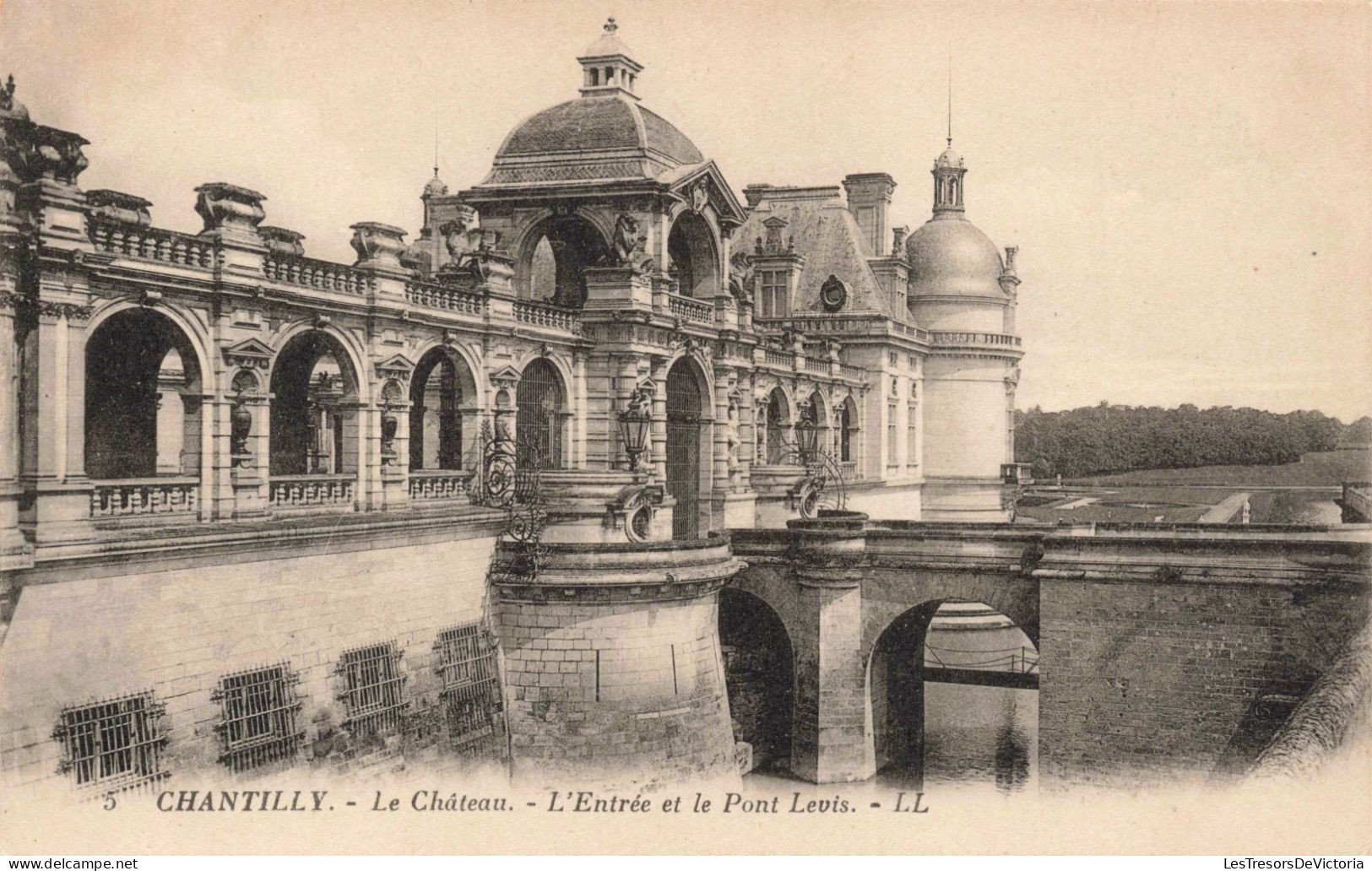 FRANCE - Chantilly - Le Château - L'Entrée Et Le Pont Levis - LL - Carte Postale Ancienne - Chantilly