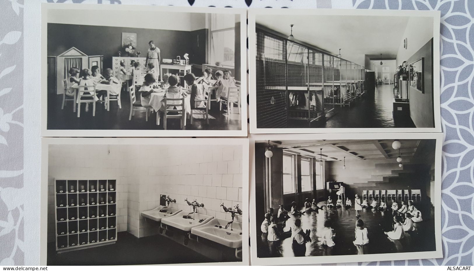 Serie Complete  De 12 Cartes Kindergarten Des Stadt Wien  , Sandleiten , Autriche , Austria , Rare - Autres & Non Classés