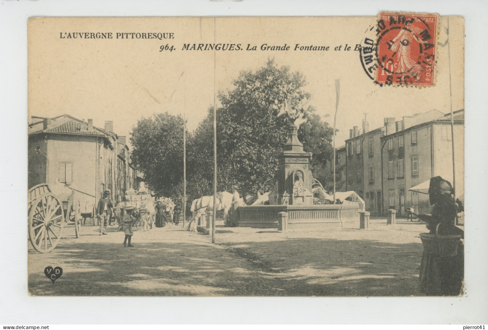 MARINGUES - La Grande Fontaine Et Le Boulevard - Maringues