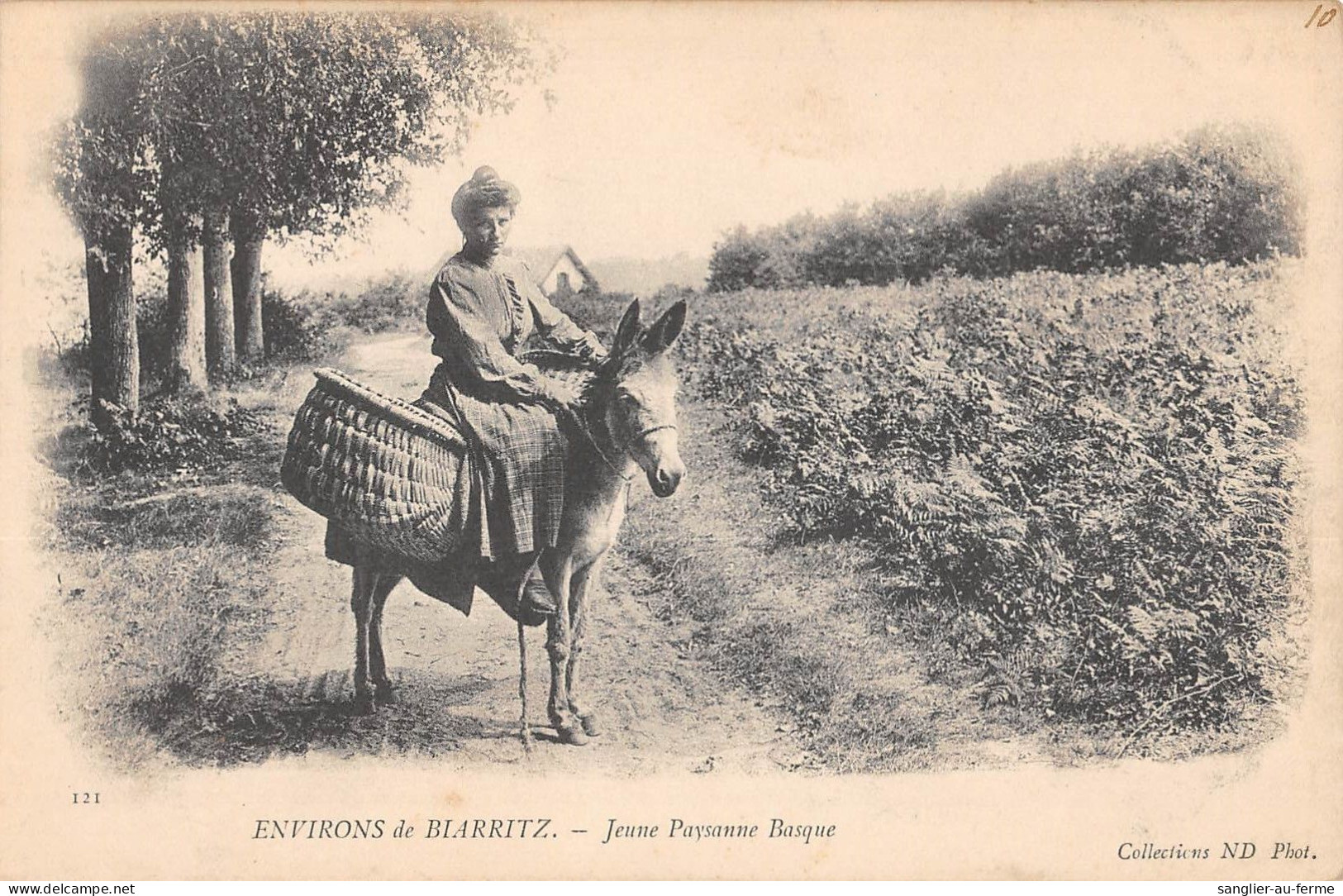 CPA 64 ENV.DE BIARRITZ / JEUNE PAYSANNE BASQUE - Other & Unclassified