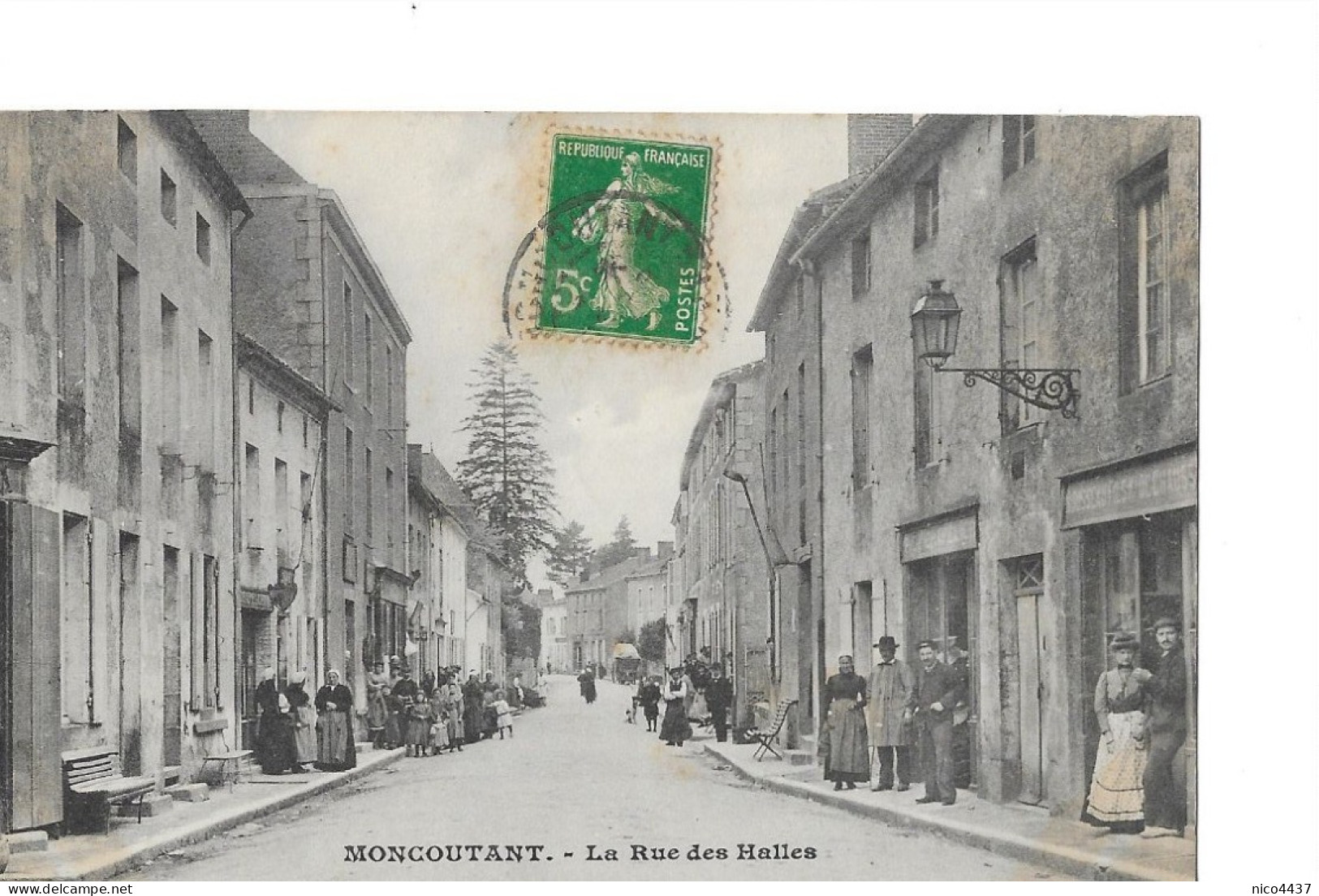 Cpa Moncoutant La Rue Des Halles - Moncoutant