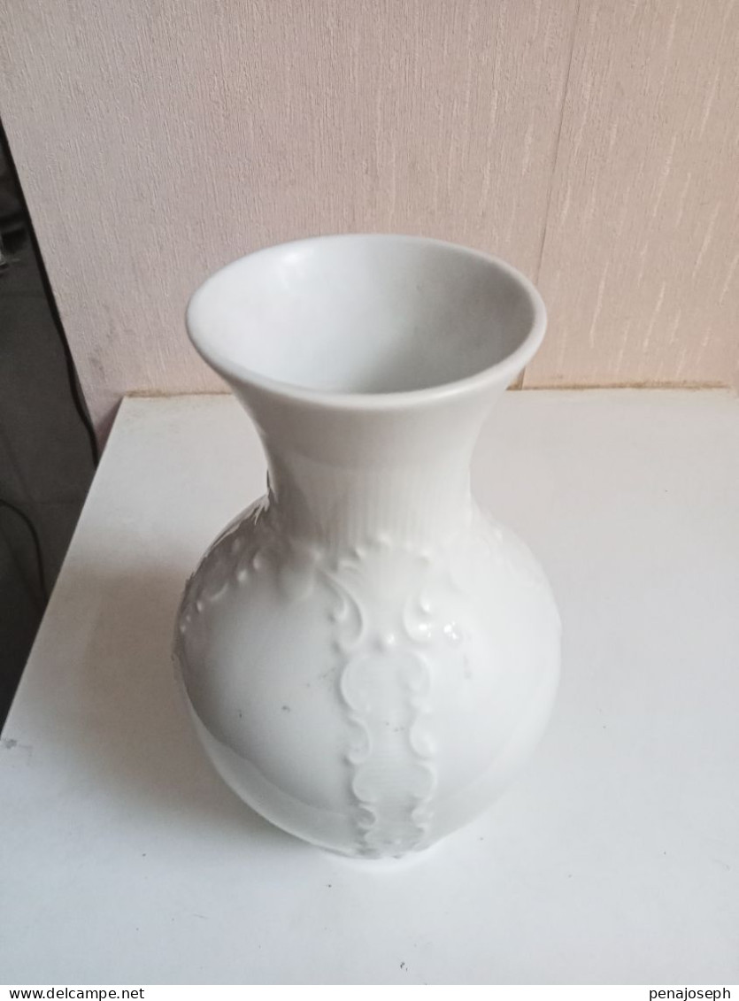 Vase Ancien En Porcelaine Signé KPM Hauteur 17 Cm - Vasen