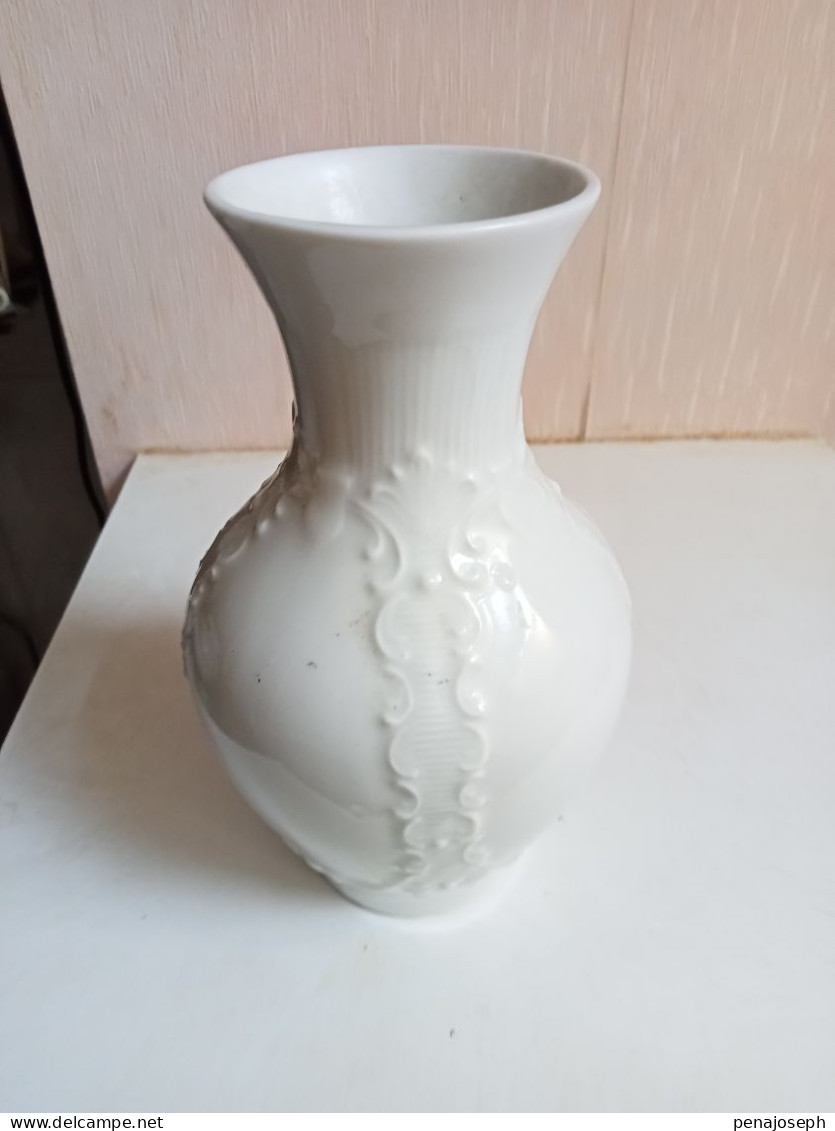 vase ancien en porcelaine signé KPM hauteur 17 cm