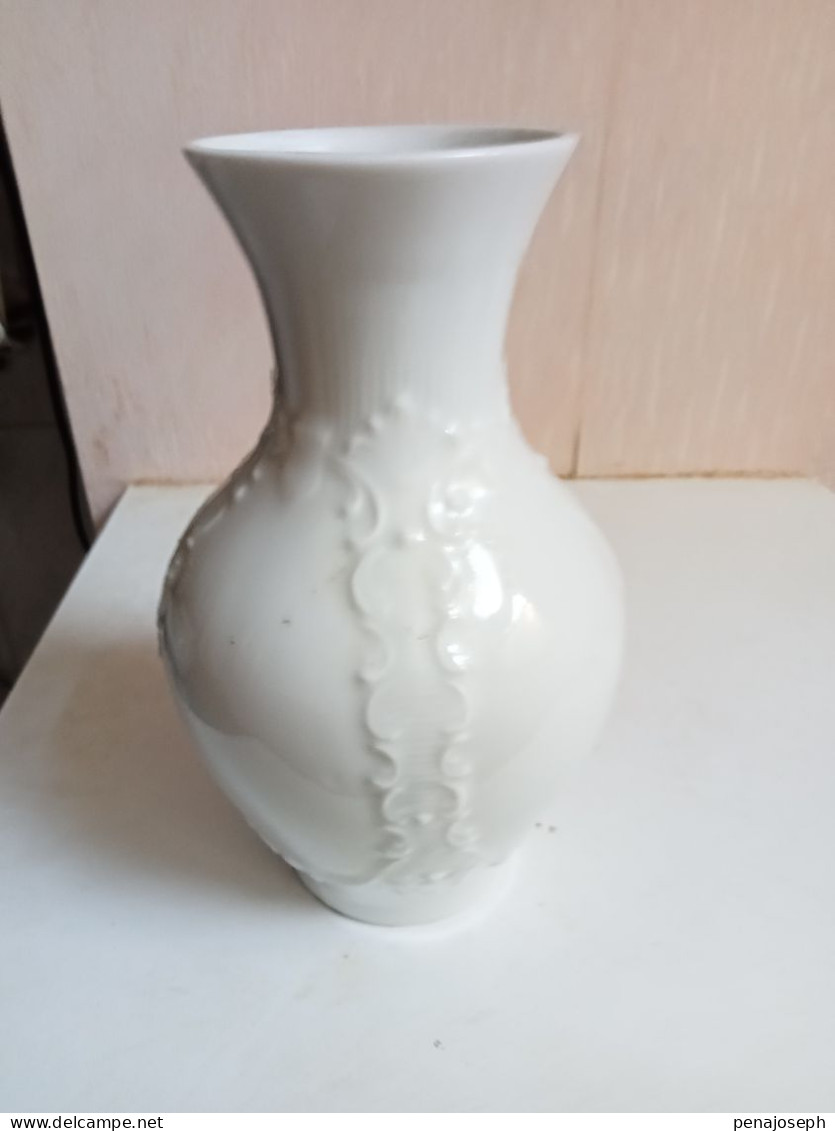 vase ancien en porcelaine signé KPM hauteur 17 cm