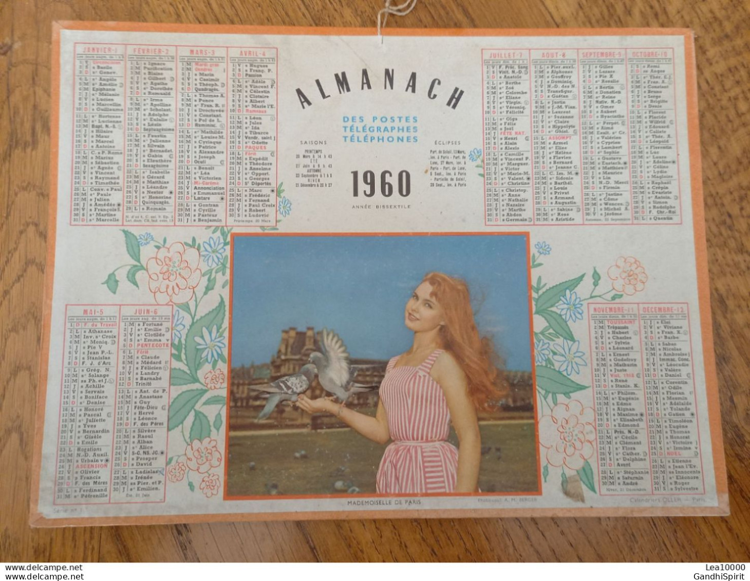 1960 Calendrier Du Département De L'Aube - Mademoiselle De Paris, Colombes Dans La Main - Groot Formaat: 1941-60