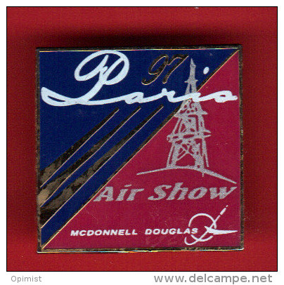 28735-pin's Paris Air Show.Mcdonell Douglas .Salon International De L'aéronautique Et De L'espace, Paris-Le Bourget - Espacio